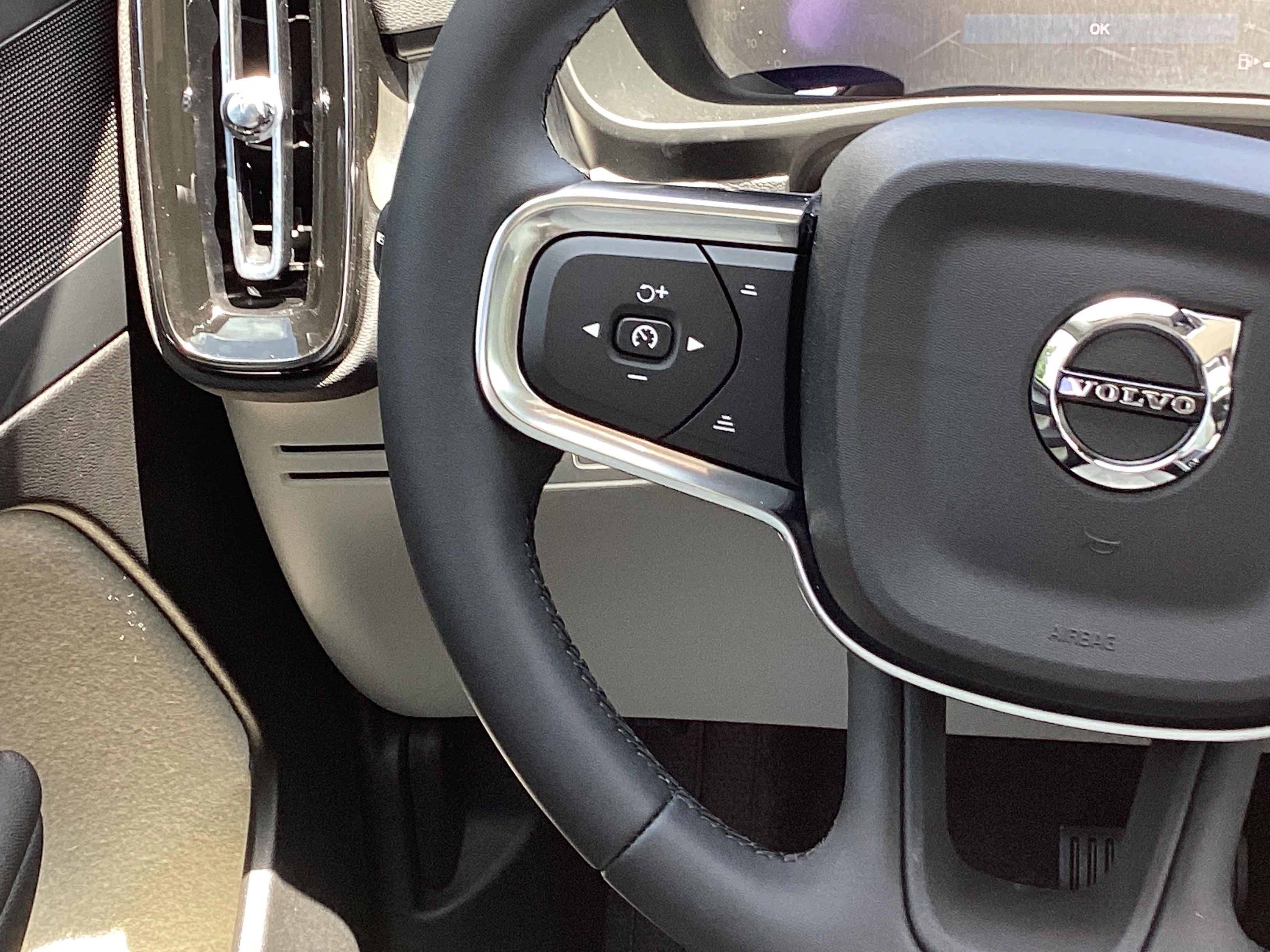 Used 2026 Volvo XC40 B5 Plus w/ Protection Package Premier image 20