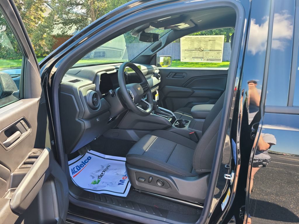 New 2026 Chevrolet Colorado W/T w/ WT Custom Package AWD/4WD image 24