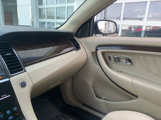 Used 2019 Ford Taurus Limited AWD/4WD image 18