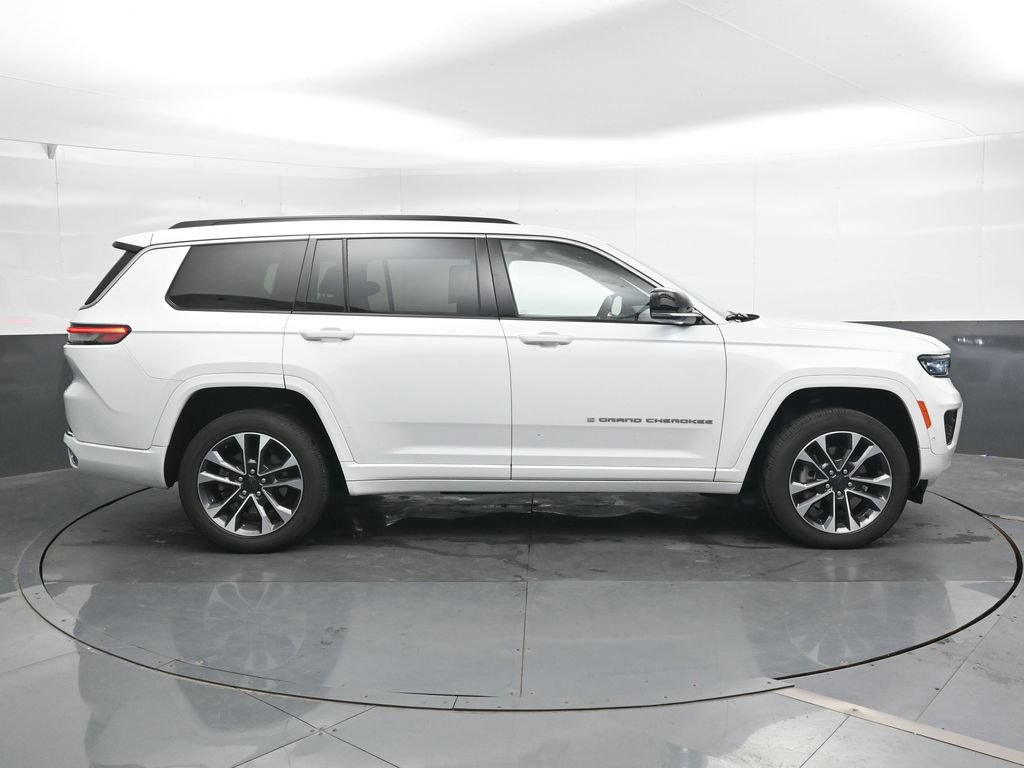 Used 2024 Jeep Grand Cherokee L Overland w/ Trailer Tow Package AWD/4WD image 3