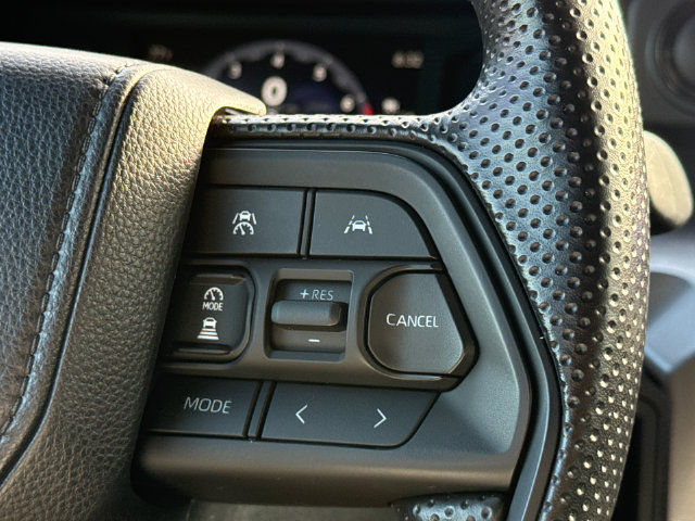 Used 2025 Toyota Tacoma SR5 AWD/4WD image 27