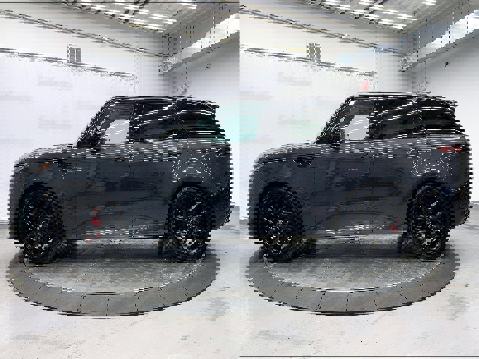 Used 2024 Land Rover Range Rover Sport Dynamic SE image 2