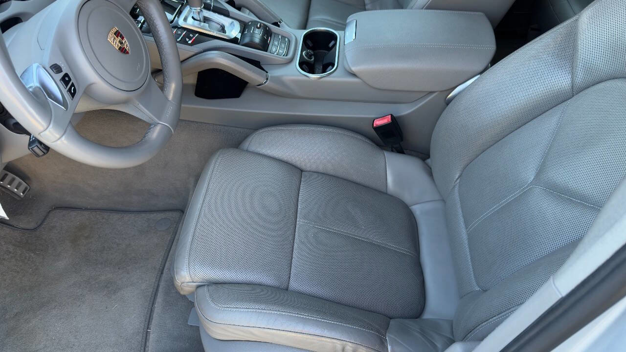 Used 2011 Porsche Cayenne S image 27