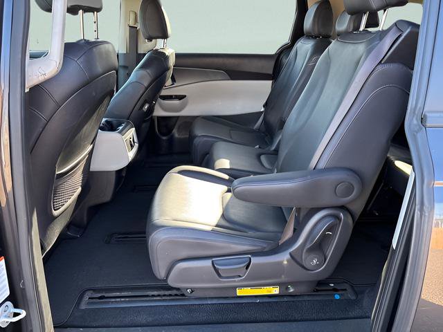Used 2024 Kia Carnival LX image 12