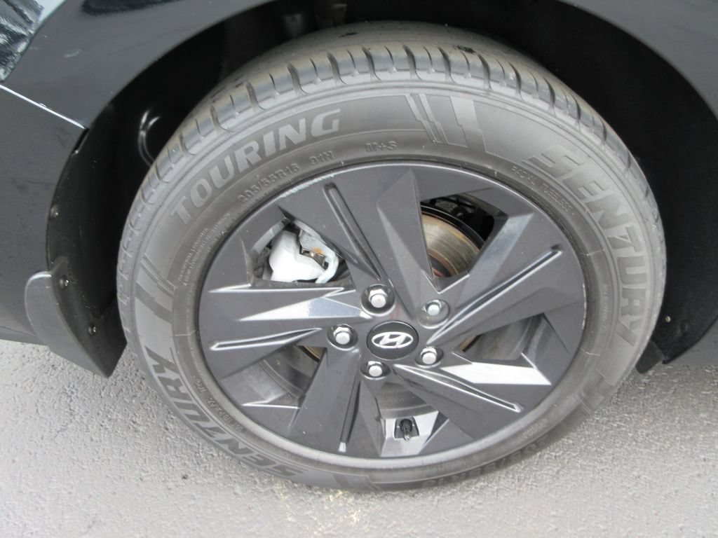 Used 2022 Hyundai Elantra SEL FWD image 9