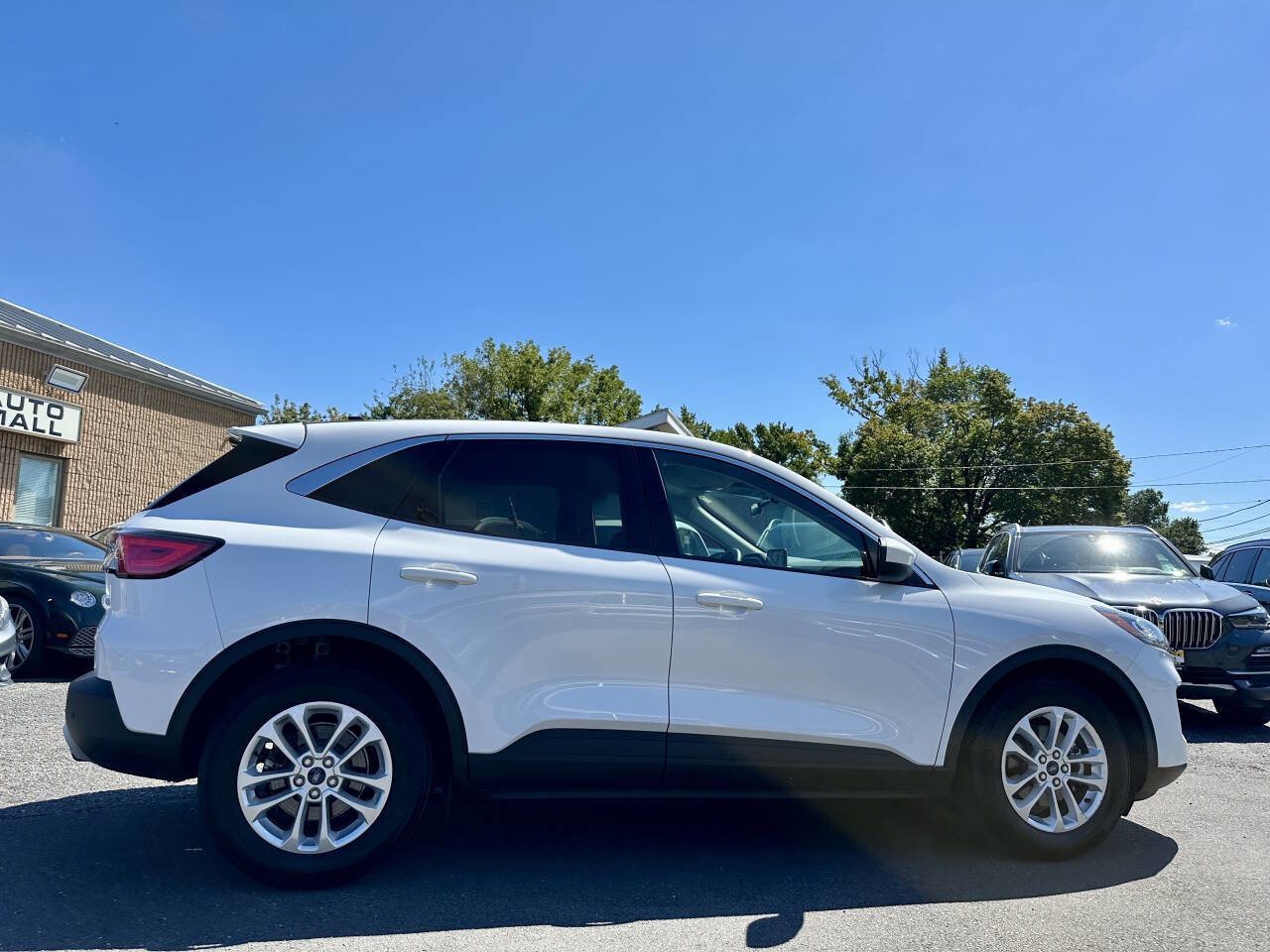 Used 2020 Ford Escape SE image 6