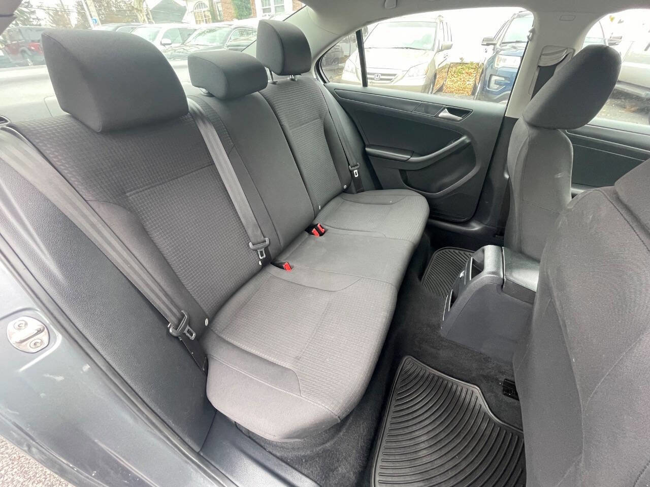 Used 2016 Volkswagen Jetta S image 31