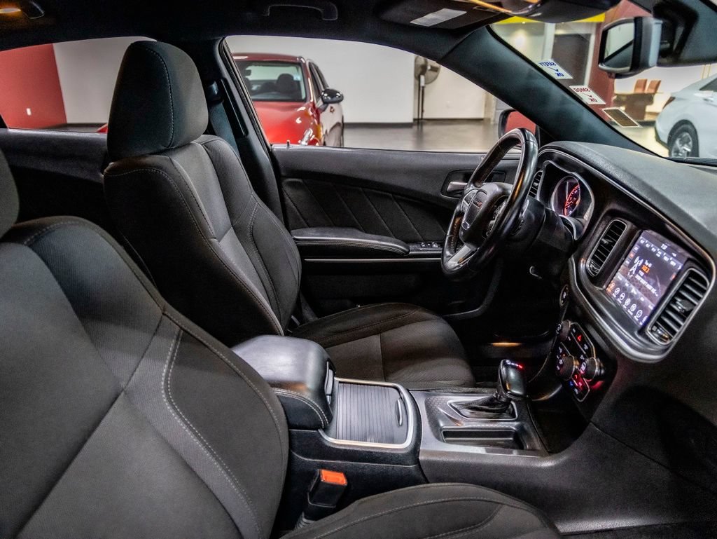 Used 2017 Dodge Charger R/T RWD image 33