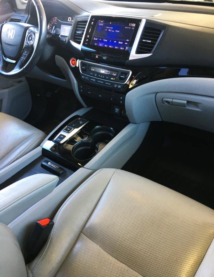 Used 2017 Honda Pilot Elite image 23