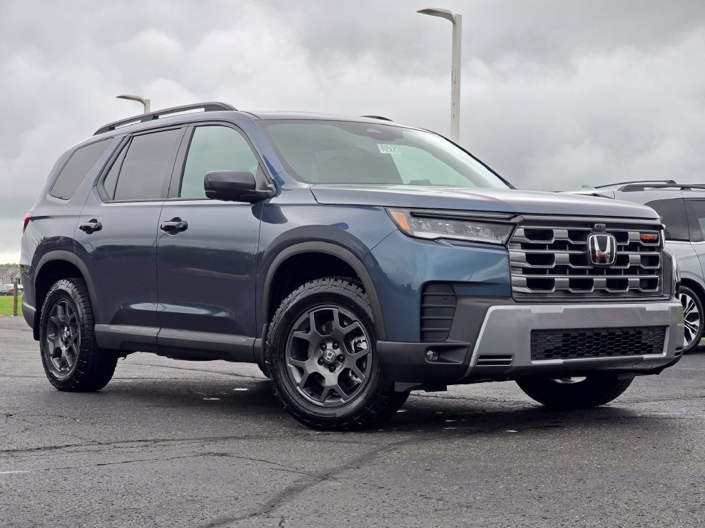 New 2026 Honda Pilot TrailSport image 2