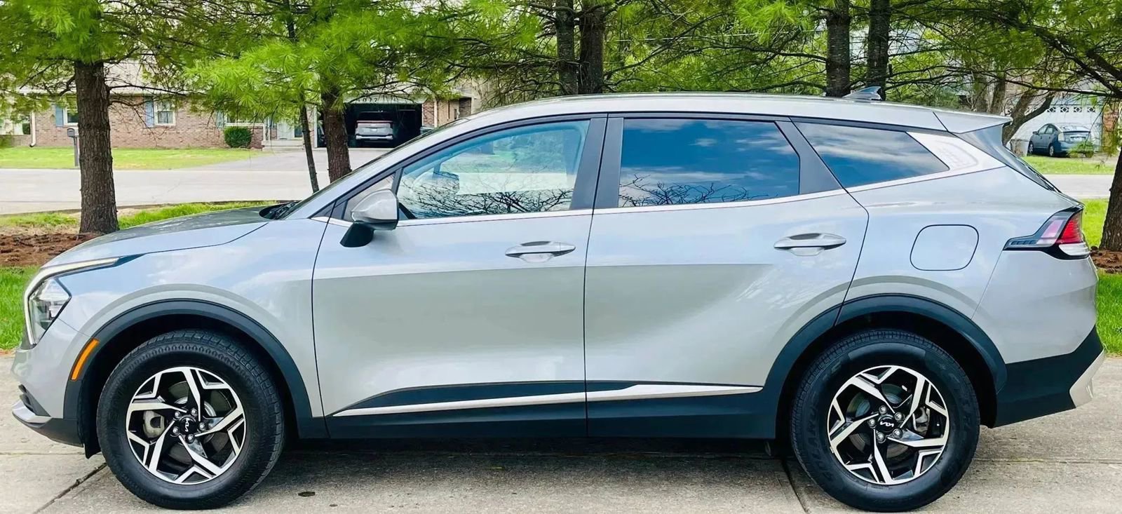 Used 2023 Kia Sportage LX image 6