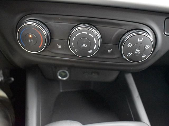 Used 2025 Chevrolet Trax RS w/ Driver Confidence Package FWD image 16