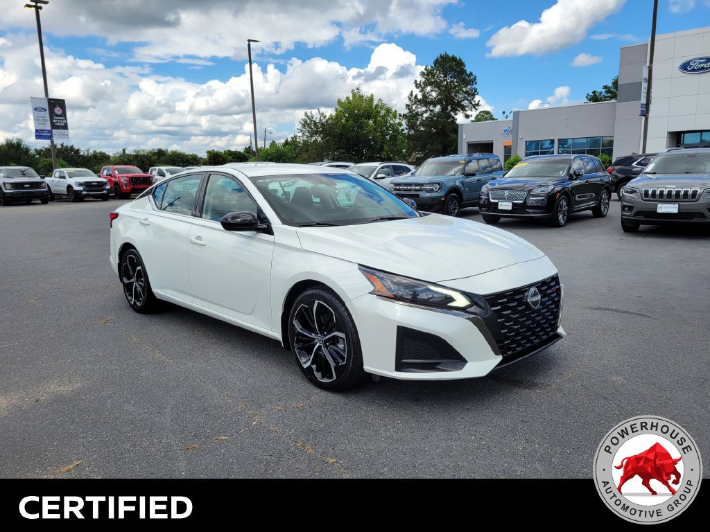 Used 2023 Nissan Altima 2.5 SR FWD image 9