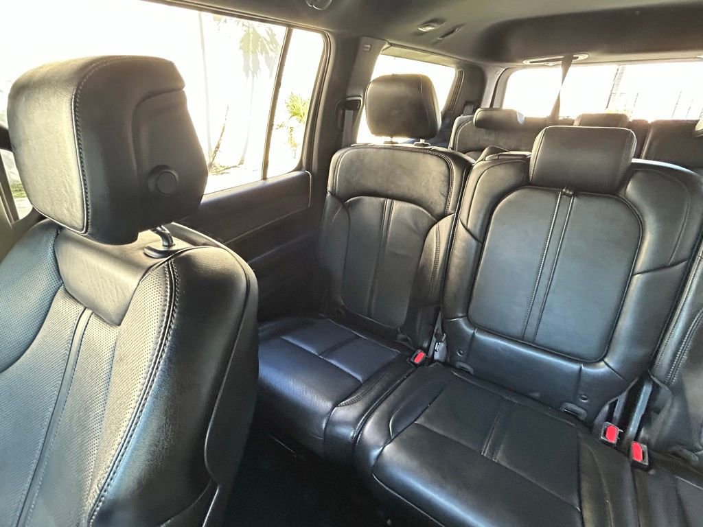 Used 2024 Jeep Wagoneer Series II w/ Flexible Seating Group image 12