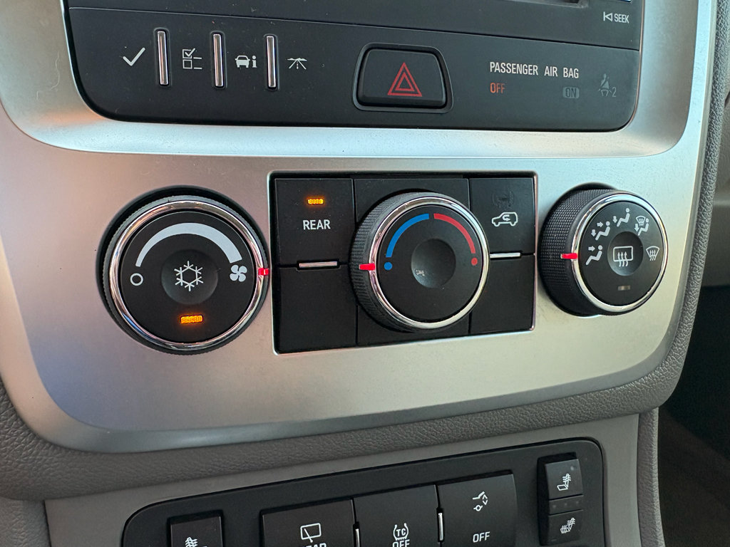 Used 2015 GMC Acadia SLE FWD image 18