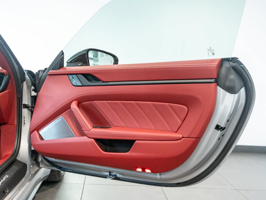 Certified 2026 Porsche 911 Targa 4 GTS AWD/4WD image 24