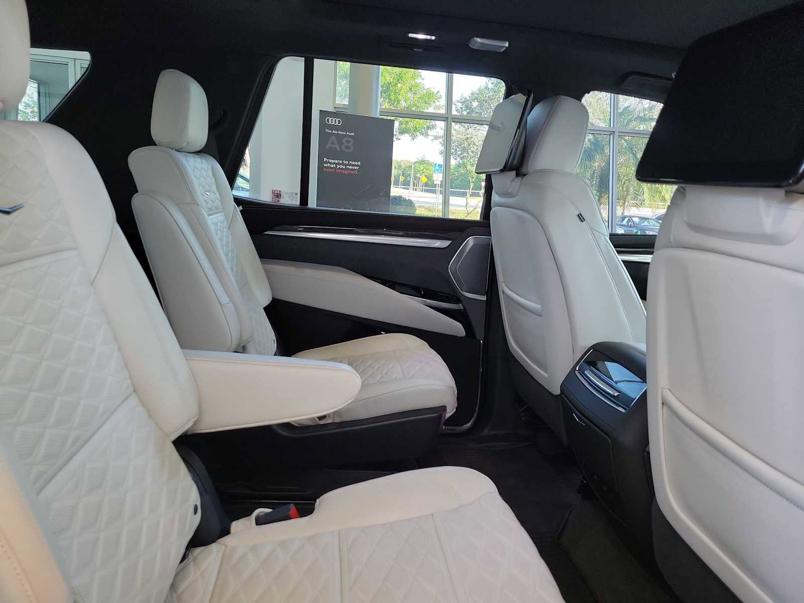 Used 2025 Cadillac Escalade V AWD/4WD image 13