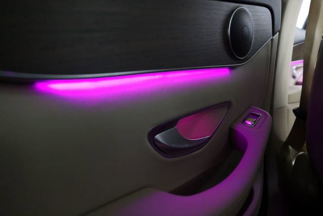 Used 2022 Mercedes-Benz GLC 300 4MATIC w/ Premium Package Lite image 26