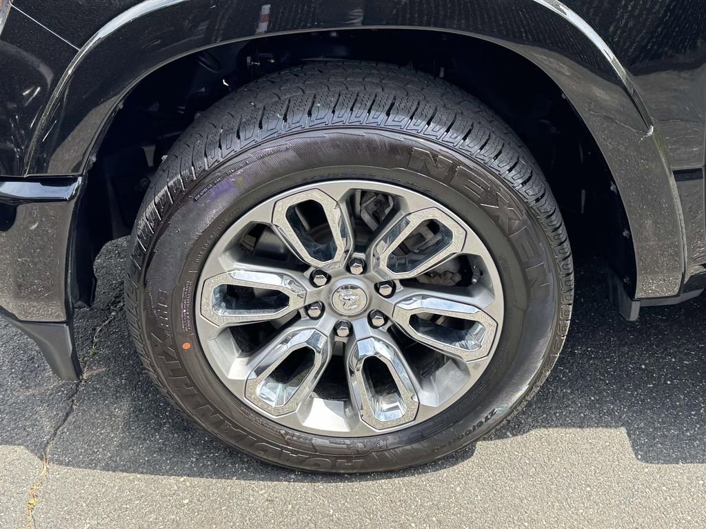 Used 2022 RAM 1500 Laramie w/ Sport Appearance Package AWD/4WD image 6