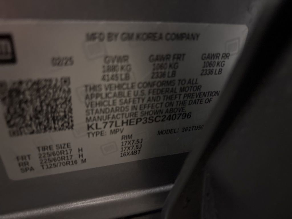 Used 2025 Chevrolet Trax LT w/ LT Convenience Package image 12