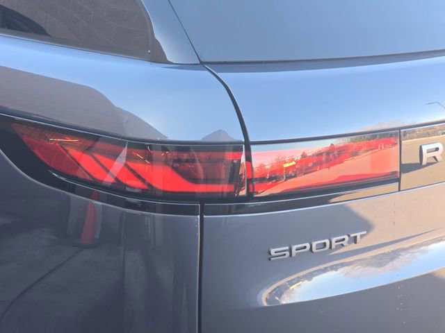 Used 2025 Land Rover Range Rover Sport image 36