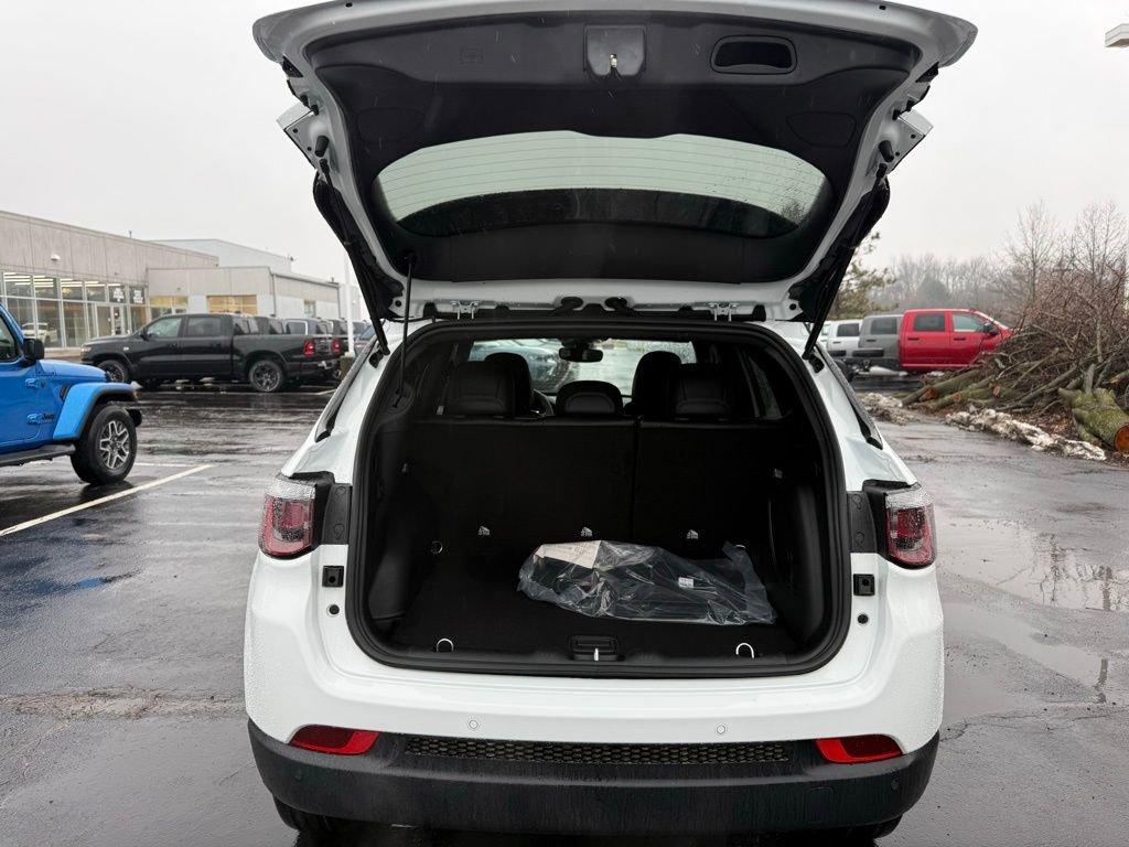 New 2026 Jeep Compass Limited image 27