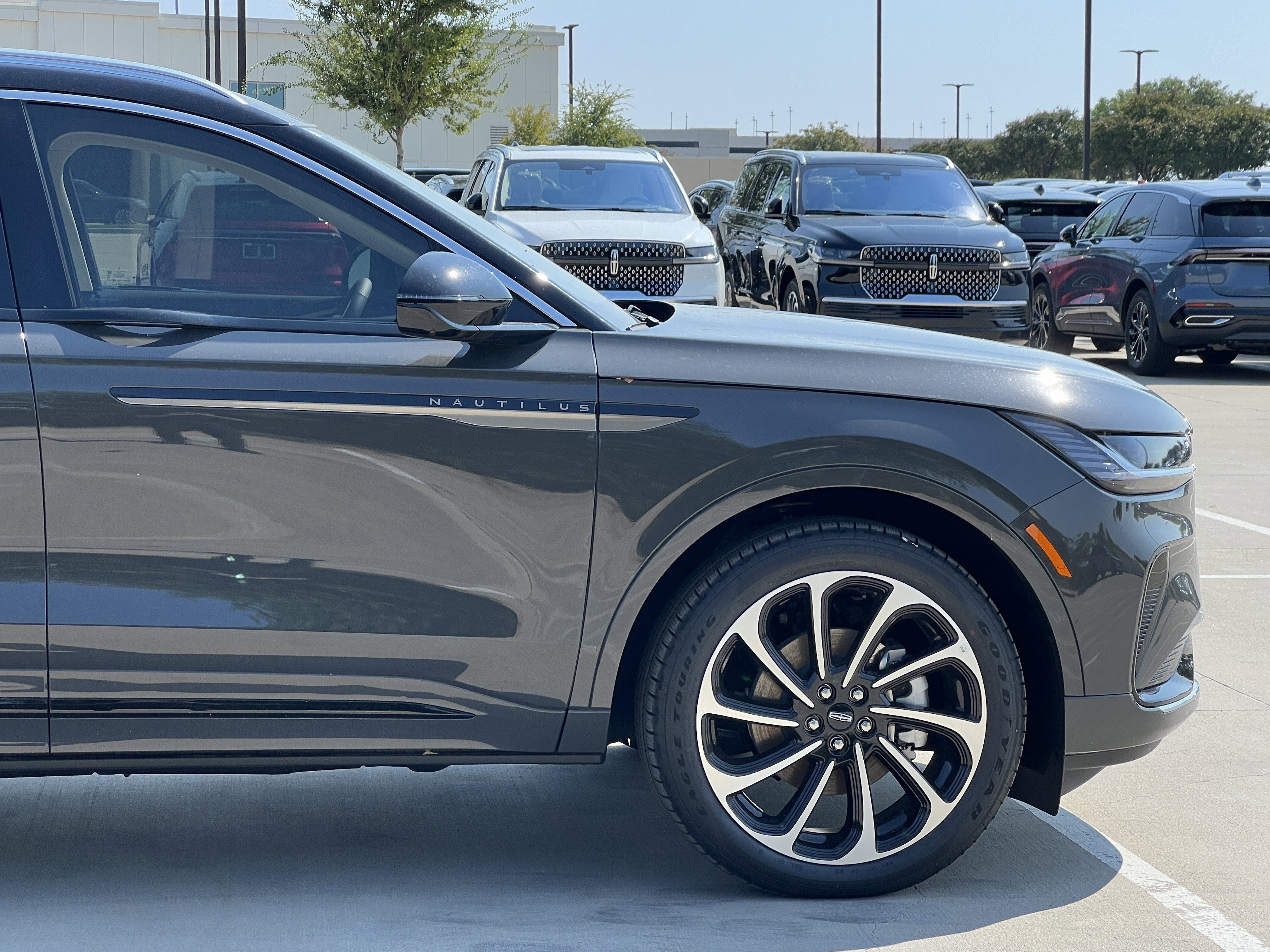 New 2025 Lincoln Nautilus Black Label image 12