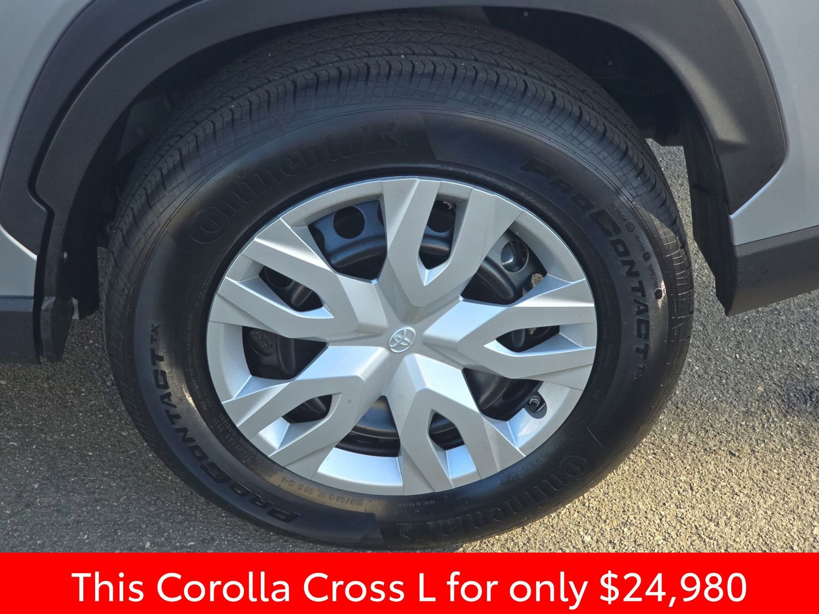 Used 2024 Toyota Corolla Cross L image 39