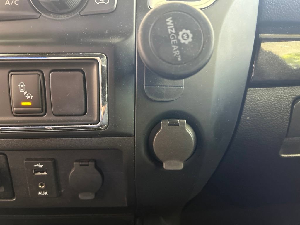 Used 2018 Nissan Titan SV w/ SV Convenience Package AWD/4WD image 57