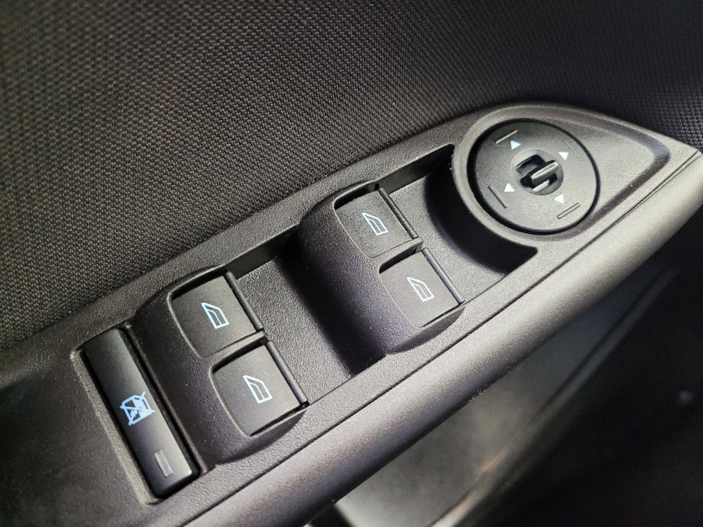 Used 2018 Ford Focus SEL w/ Cold Weather Package FWD image 27