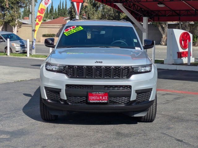 Used 2023 Jeep Grand Cherokee L Laredo AWD/4WD image 2