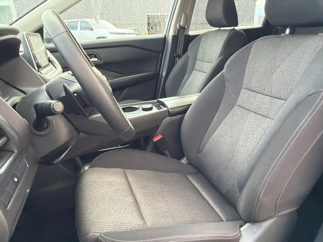 Used 2025 Nissan Rogue SV AWD/4WD image 14