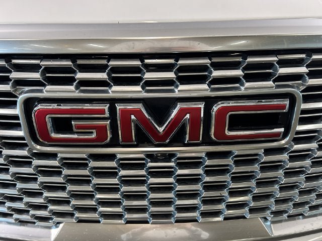 Used 2021 GMC Yukon Denali w/ Denali Premium Package AWD/4WD image 9