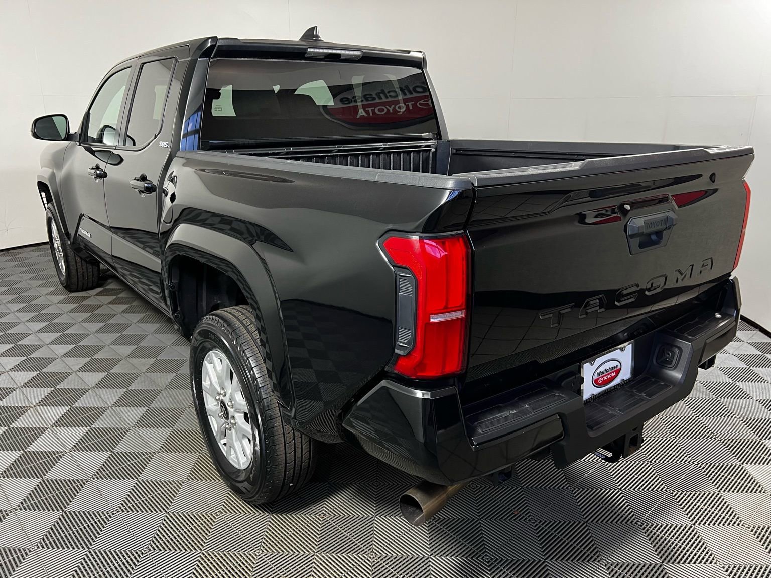 Certified 2024 Toyota Tacoma SR5 image 9