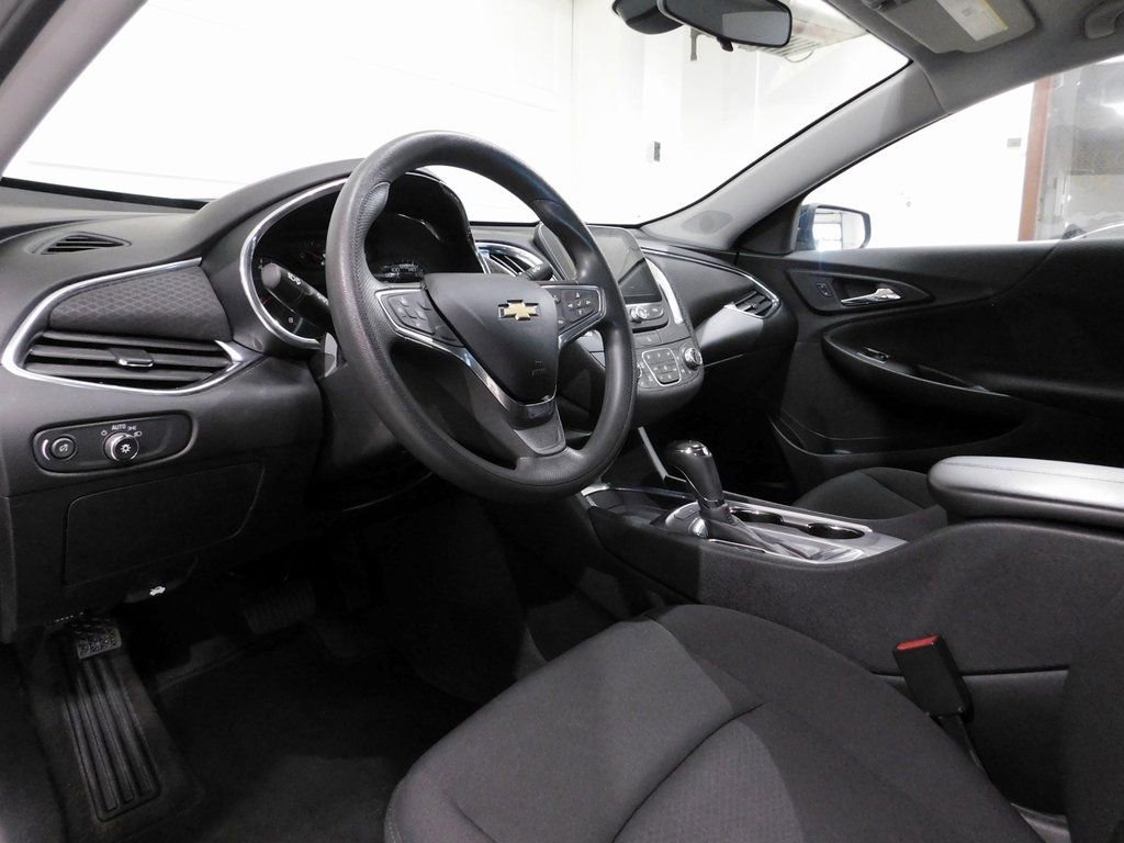 Used 2019 Chevrolet Malibu LT image 29