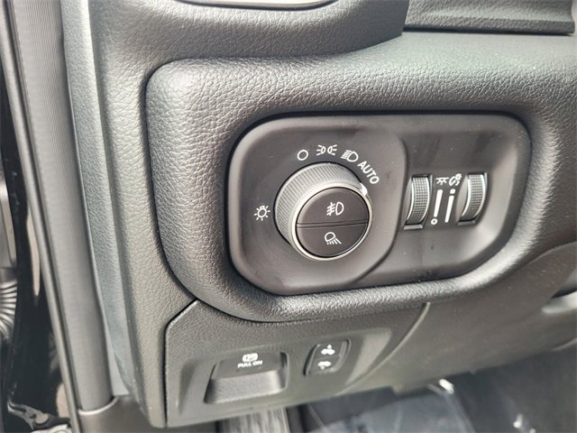 New 2026 RAM 1500 4x4 Crew Cab image 25