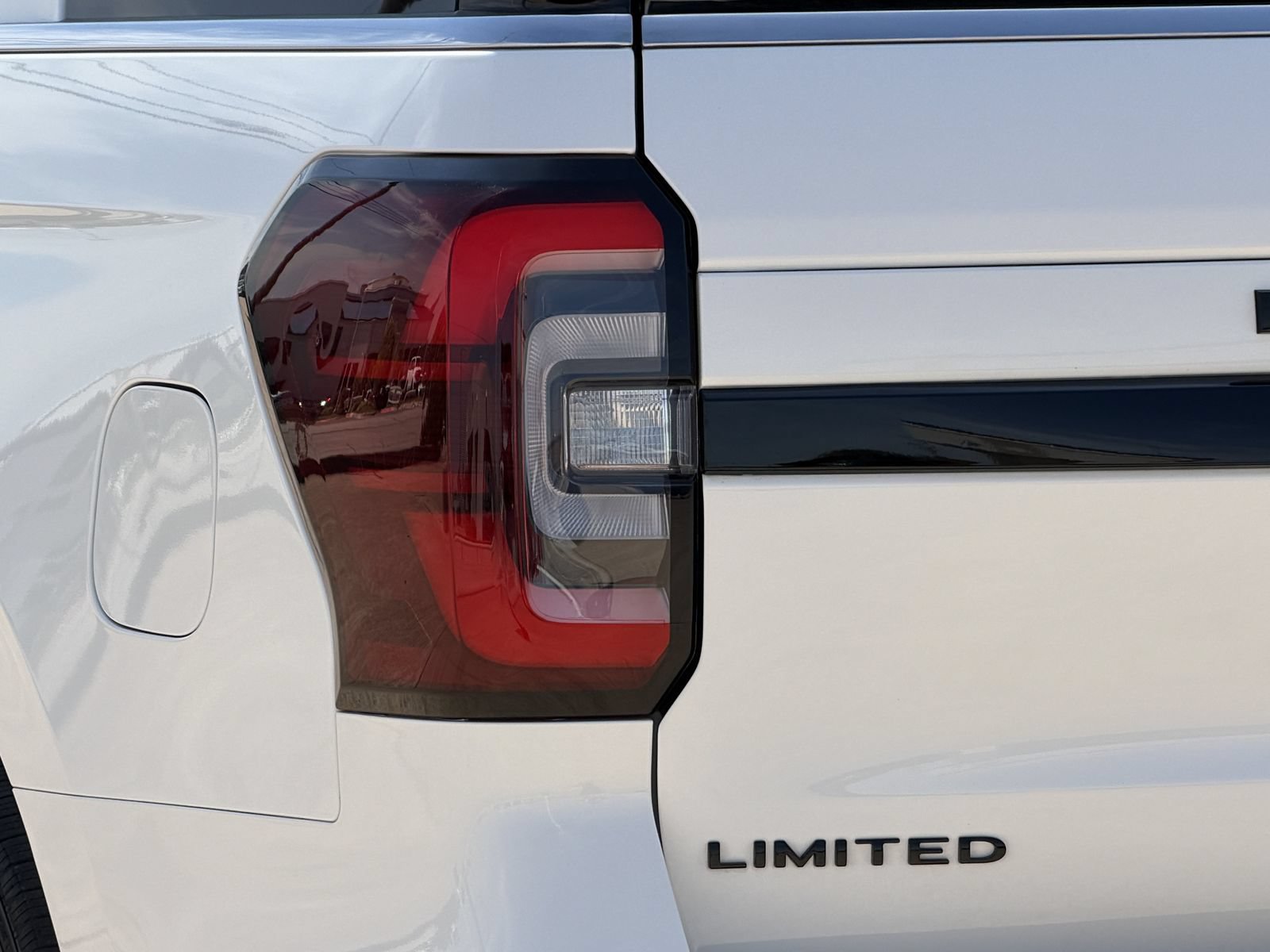 Used 2023 Ford Expedition Limited AWD/4WD image 11