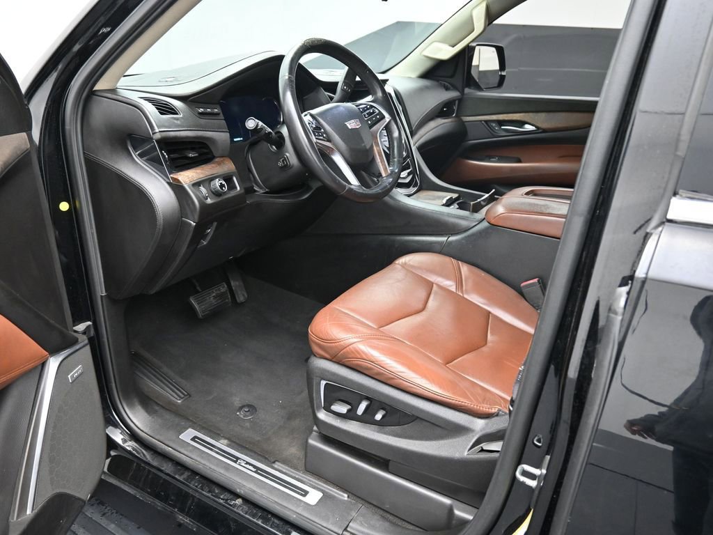 Used 2017 Cadillac Escalade Premium Luxury image 10