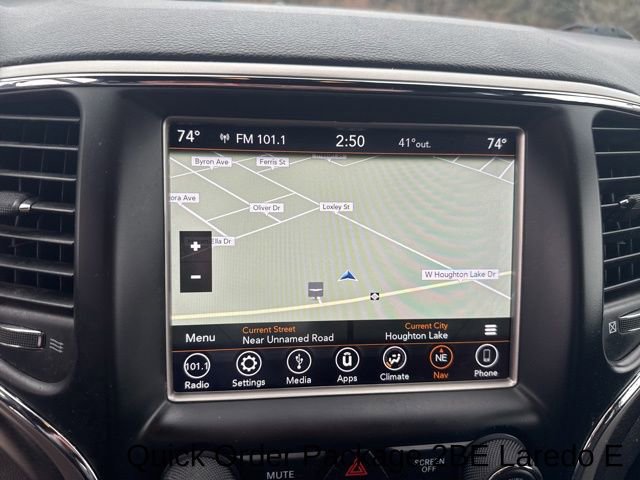 Used 2018 Jeep Grand Cherokee Laredo AWD/4WD image 12