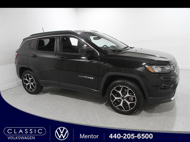 Used 2025 Jeep Compass Limited AWD/4WD image 1