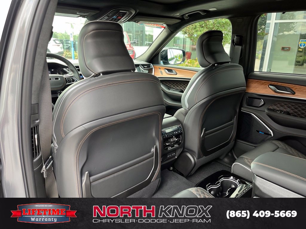 New 2027 Jeep Grand Cherokee L Summit AWD/4WD image 16