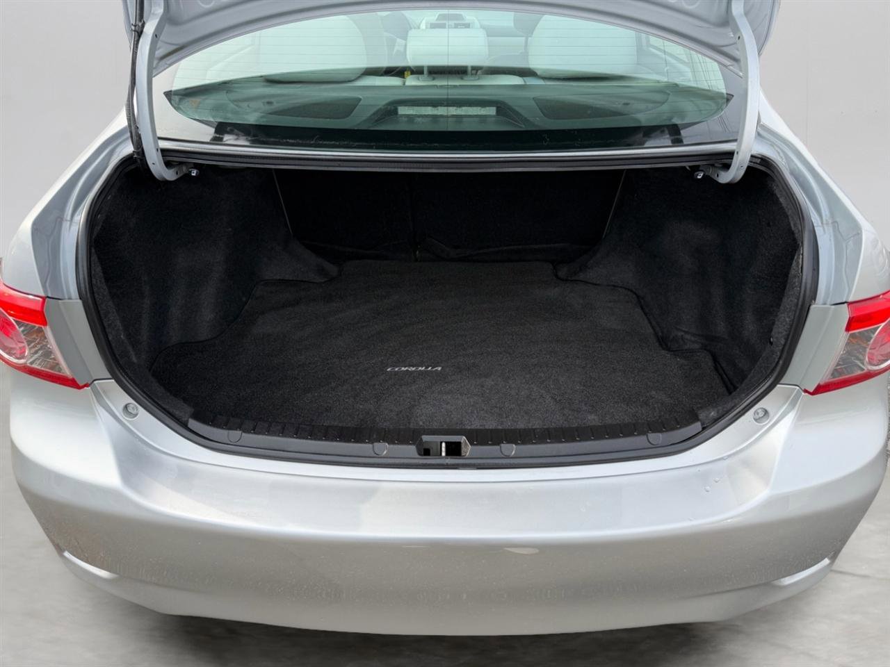 Used 2013 Toyota Corolla LE image 11