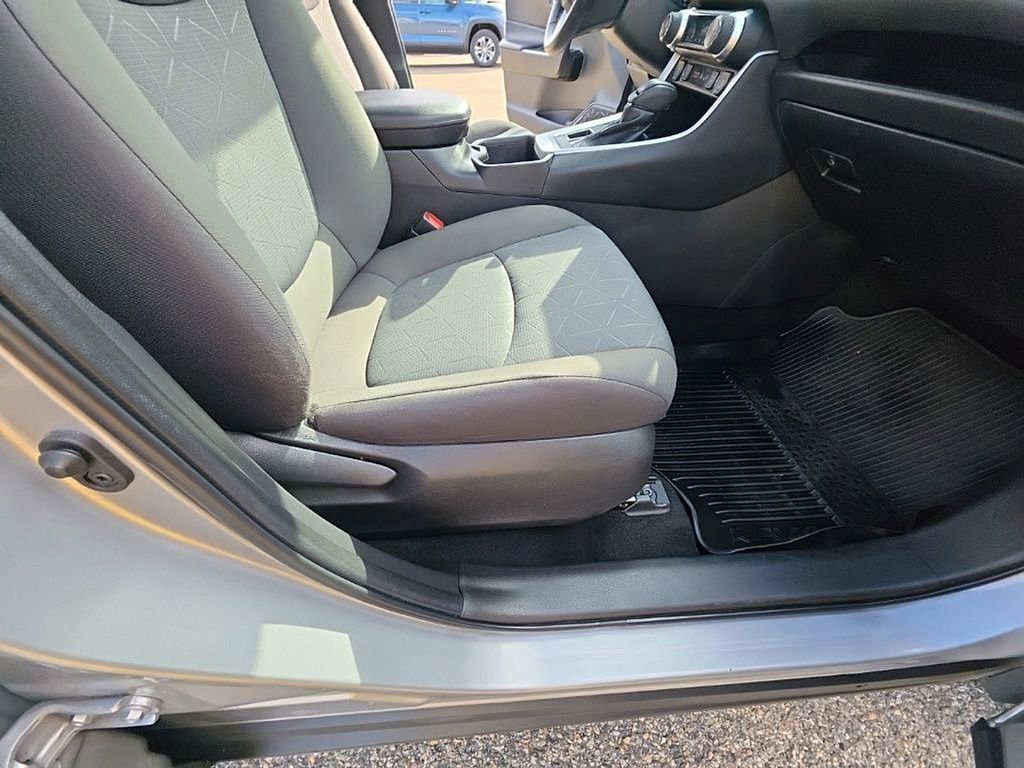 Used 2022 Toyota RAV4 XLE w/ Convenience Package AWD/4WD image 31