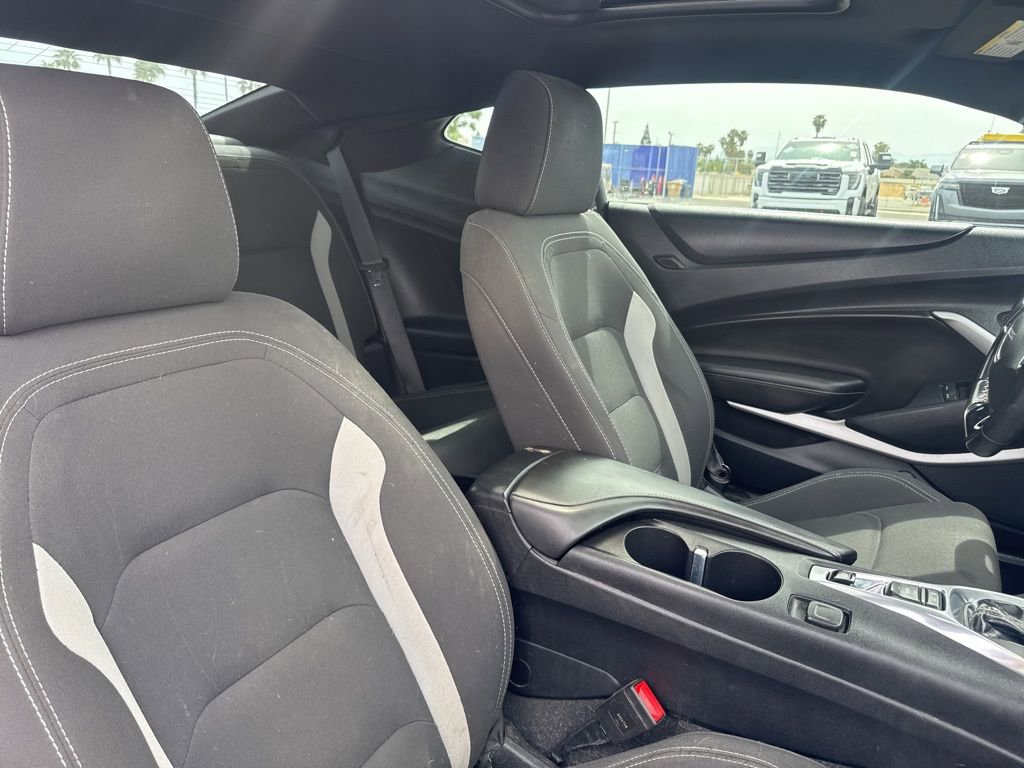 Used 2018 Chevrolet Camaro LT w/ RS Package image 10