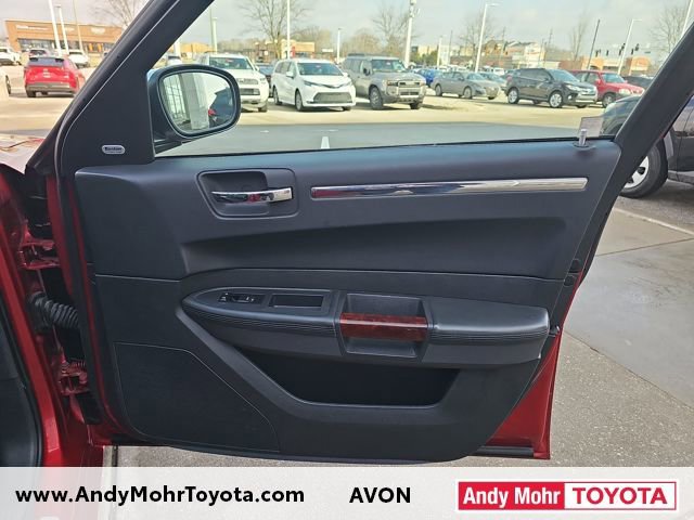 Used 2009 Chrysler 300 C w/ Luxury Group II image 36