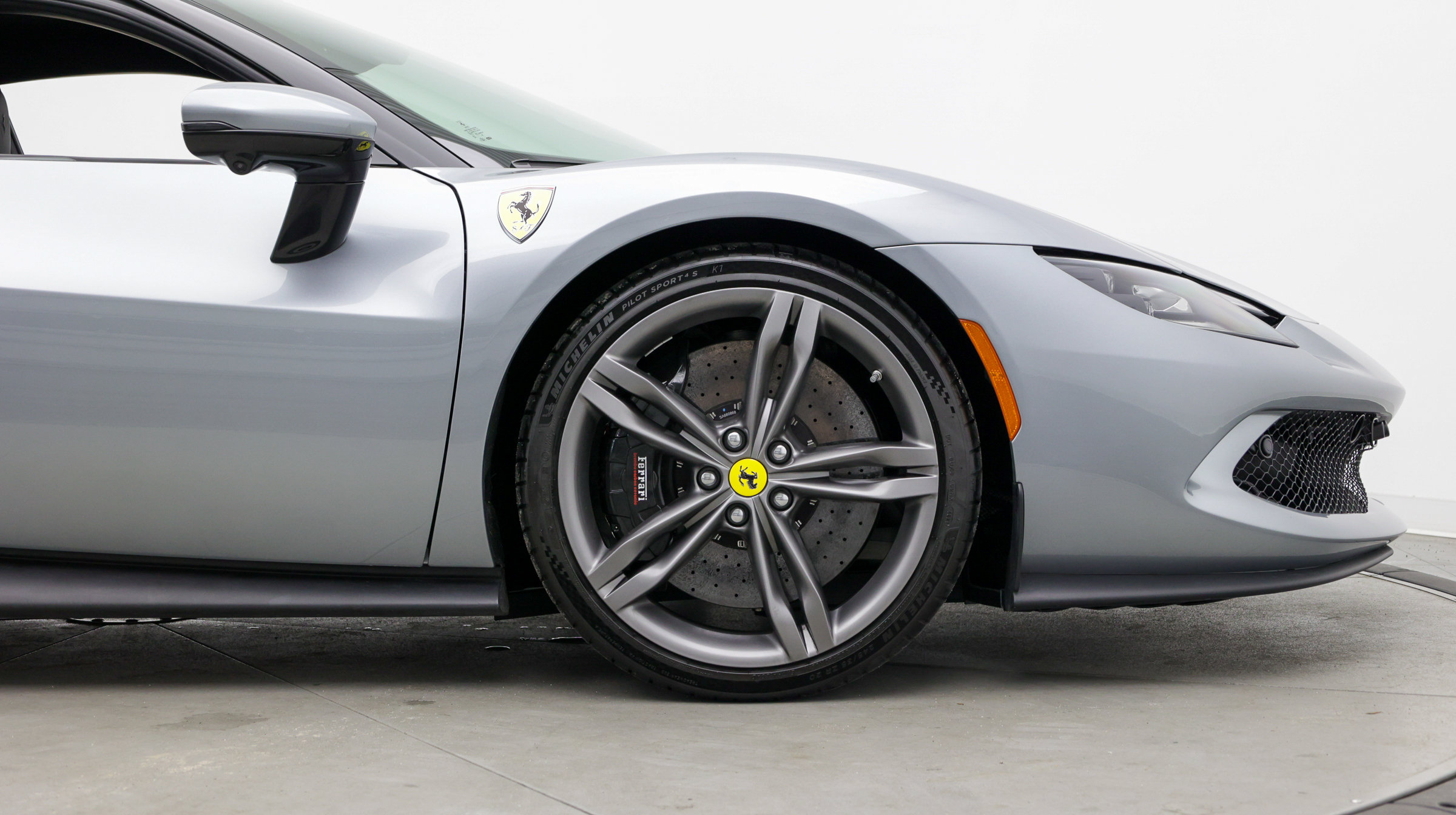 Used 2022 Ferrari 296 GTB RWD image 10