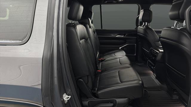 Used 2023 Jeep Wagoneer 4WD w/ HD Trailer Tow Package image 32