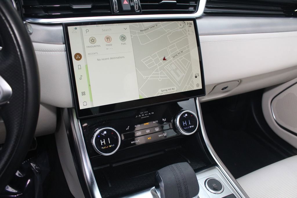 Used 2022 Jaguar XF R-Dynamic SE AWD/4WD image 17