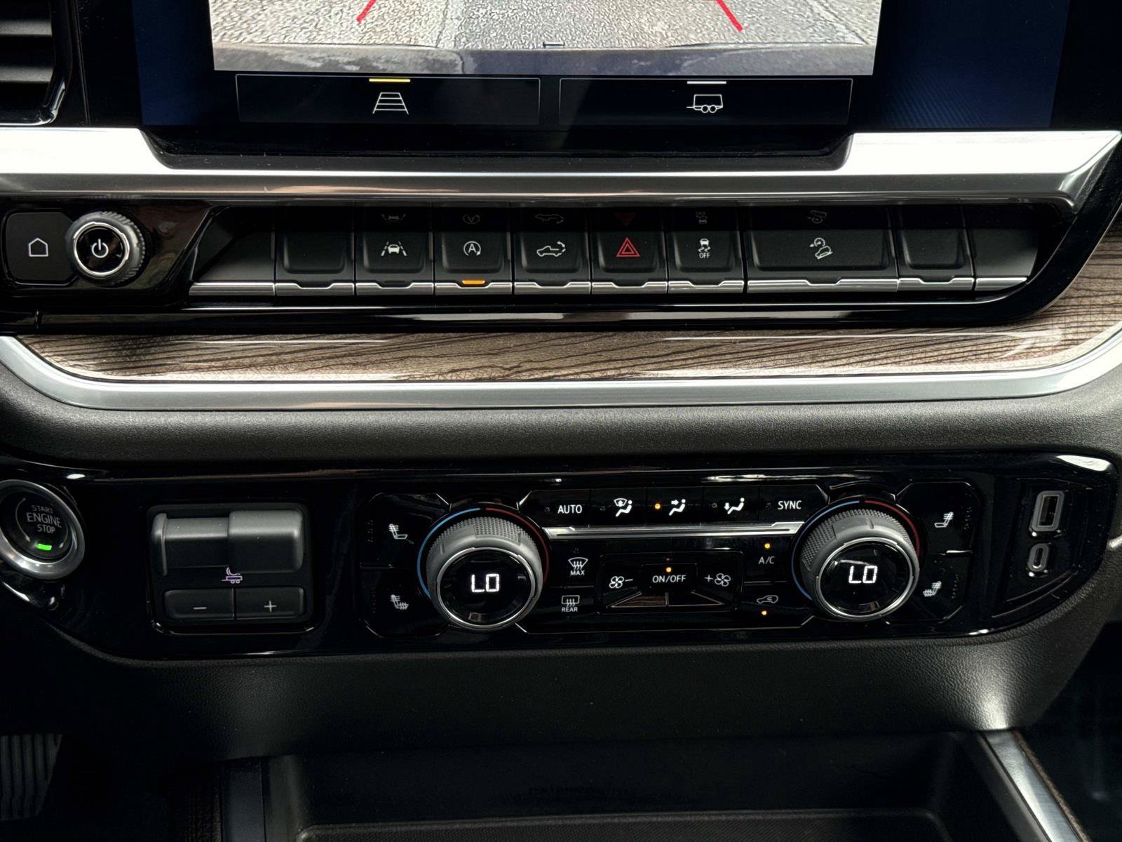 Used 2022 Chevrolet Silverado 1500 RST AWD/4WD image 6