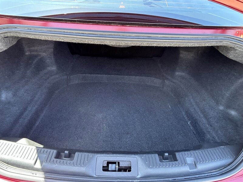 Used 2014 Lincoln MKS w/ Equipment Group 101A FWD image 33